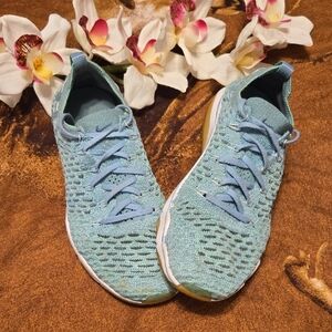 NIKE ZOOM Stylish Blue Sneakers